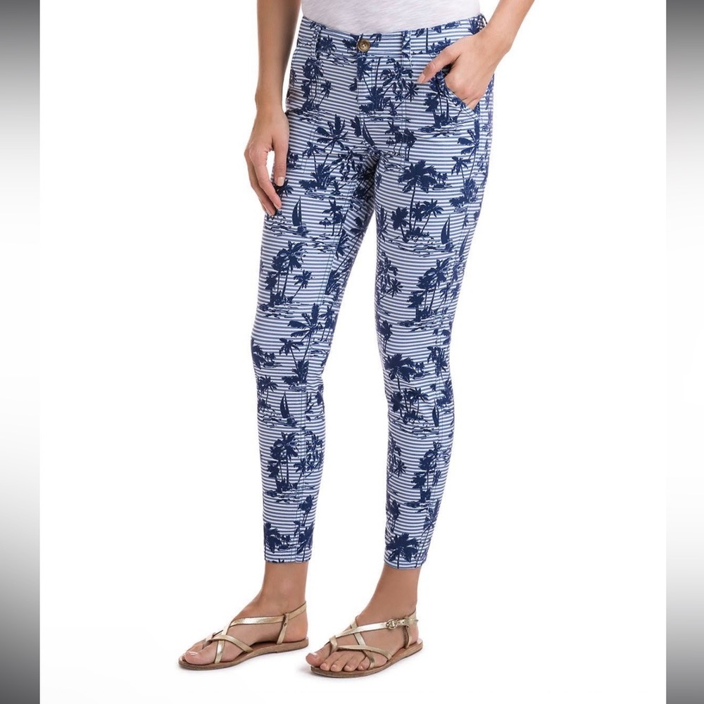 vineyard Vines island scene skinny cargo pants